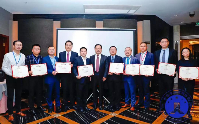 頒獎.jpg 頒獎.jpg