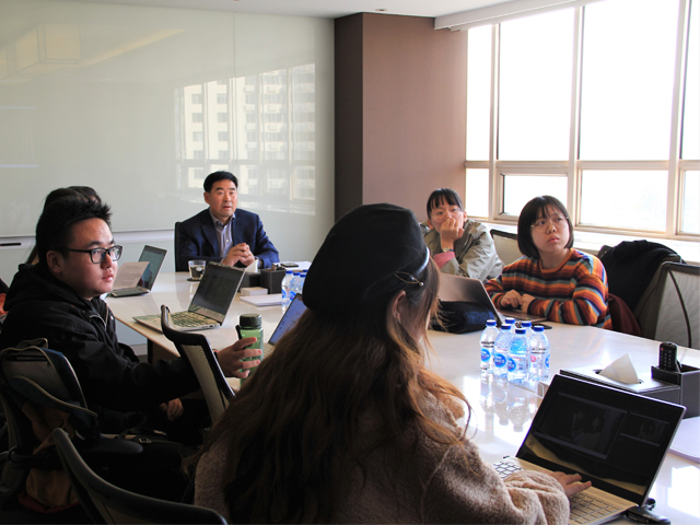 李孝霖律師所內授課.jpg 李孝霖律師所內授課.jpg