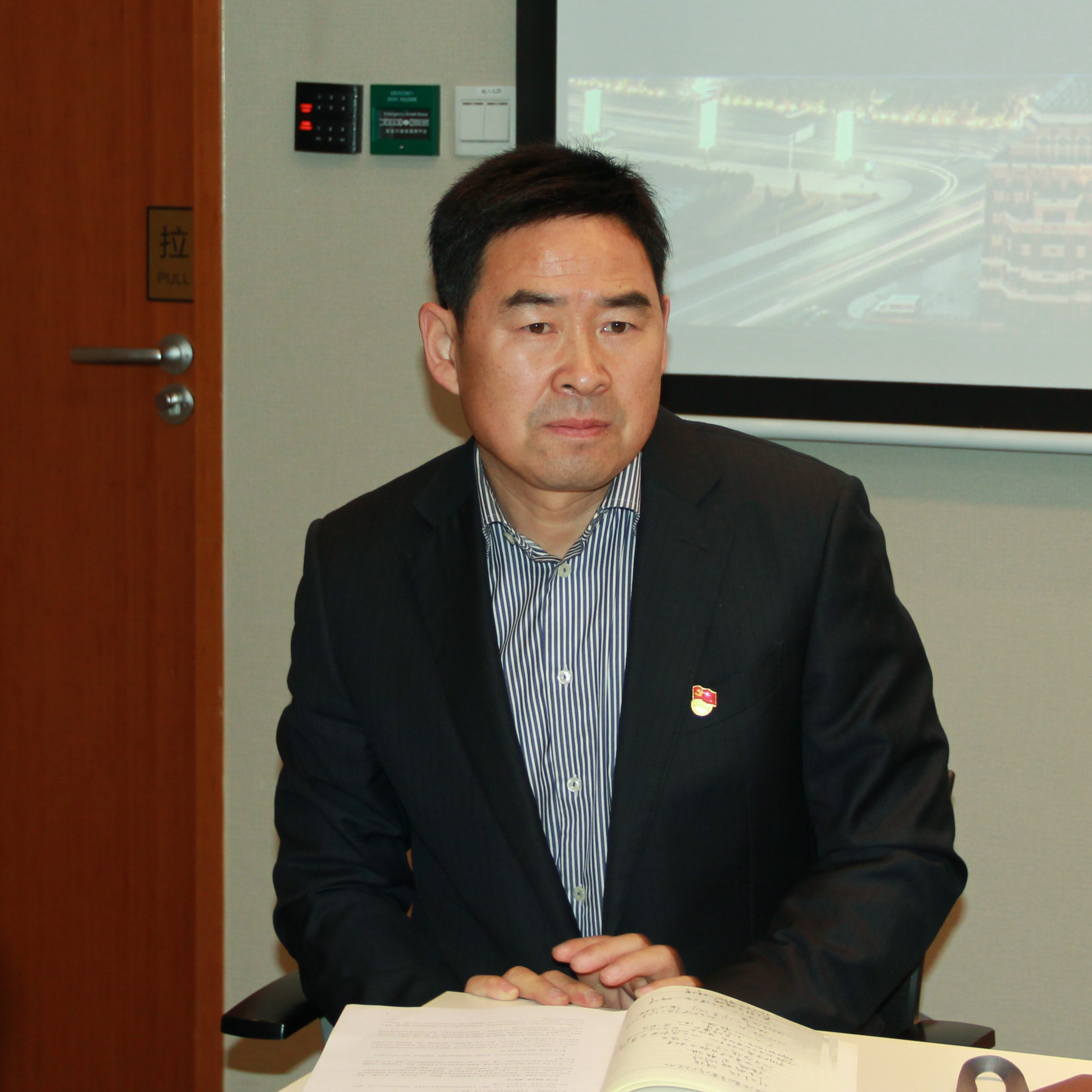 李律師.jpg 李律師.jpg