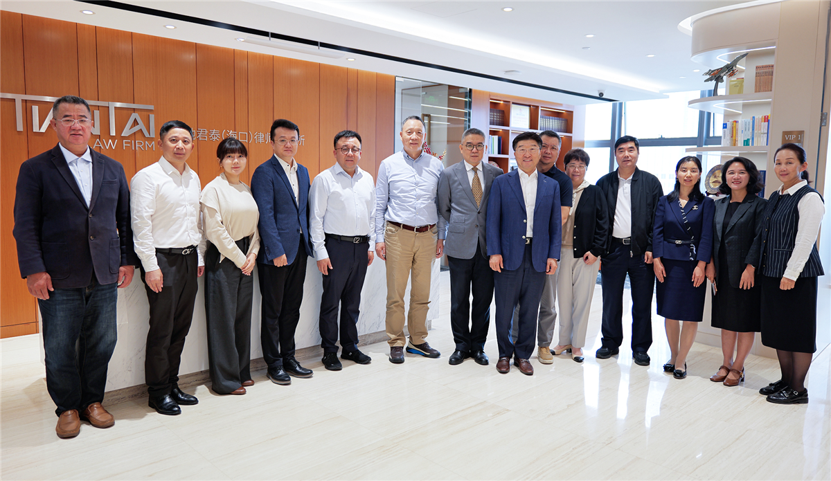 合影.jpg 合影.jpg