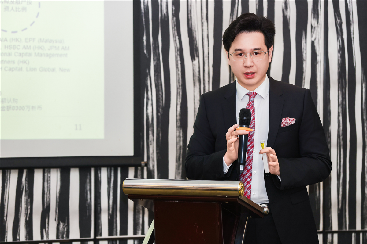 LLLL2419.jpg LLLL2419.jpg